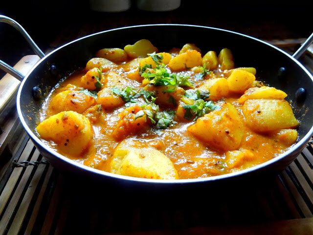 Batata Nu Shaak Gujarati Style Potato Subzi