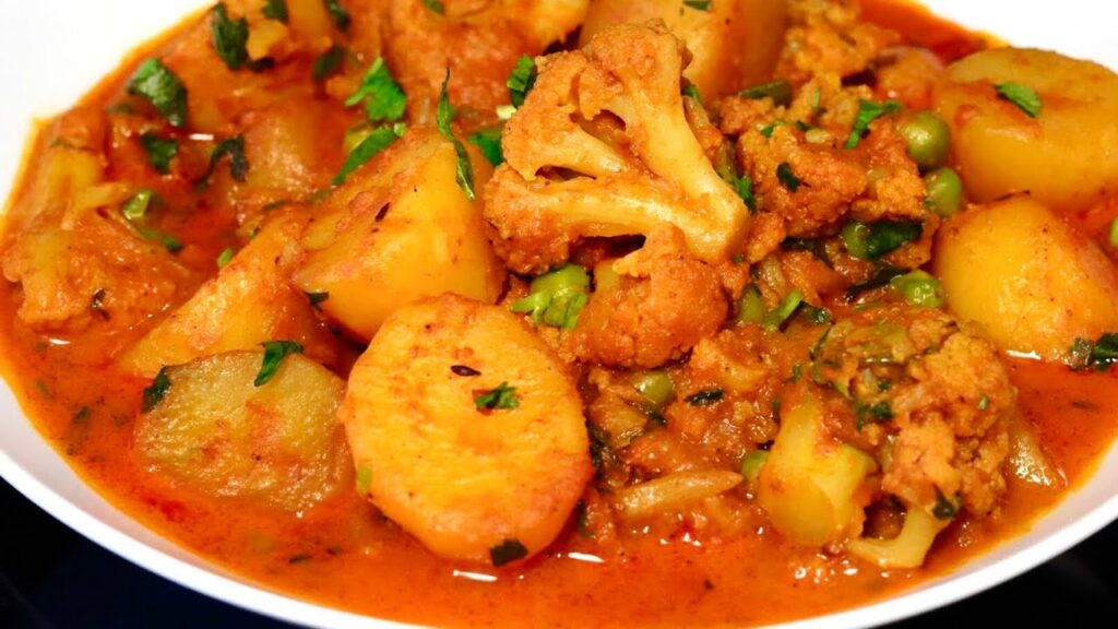 Spicy Aloo Gobi Curry With Gravy